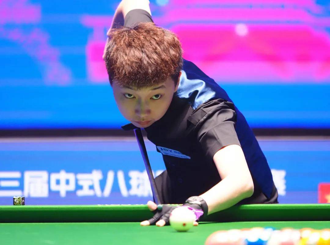 而劳力士中 而劳力士中